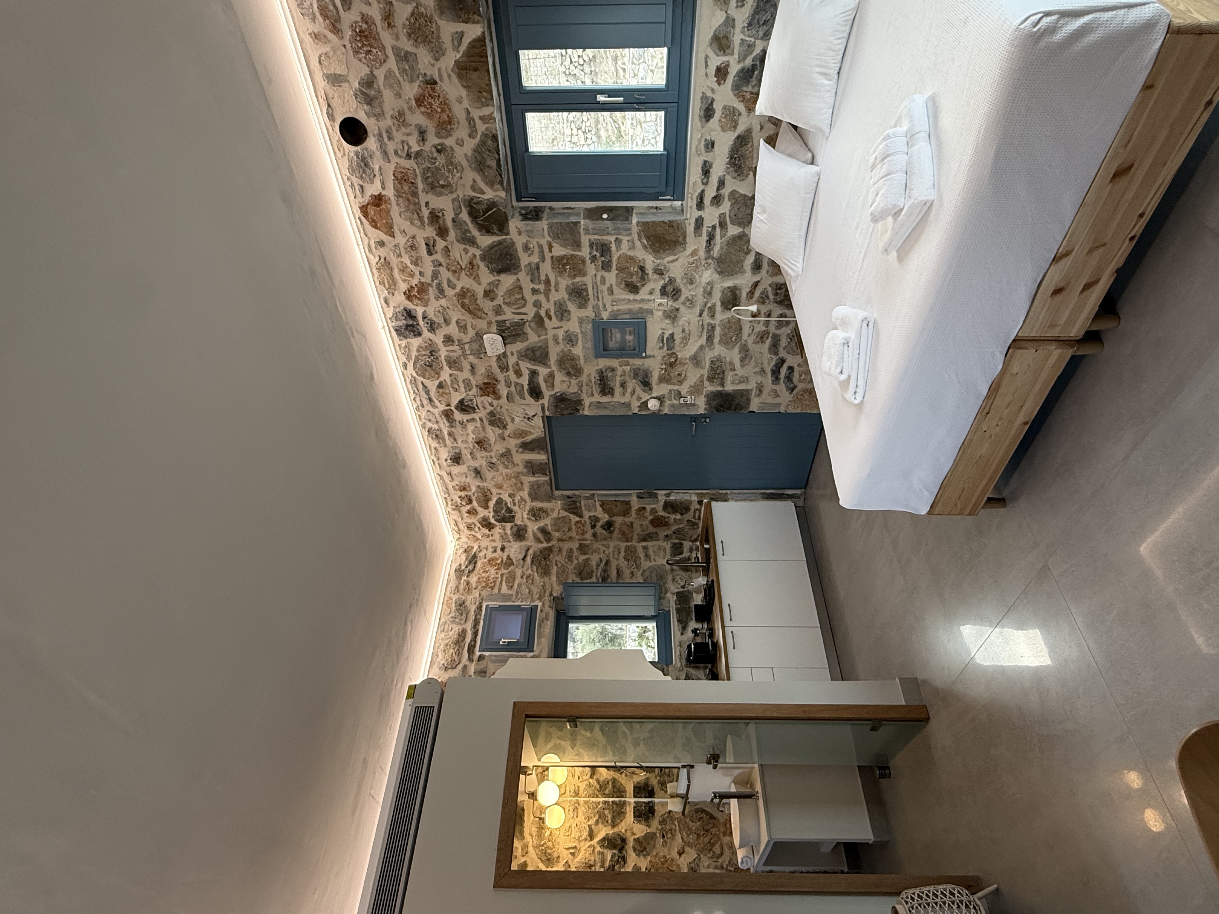 Open-Plan Stone Double 4