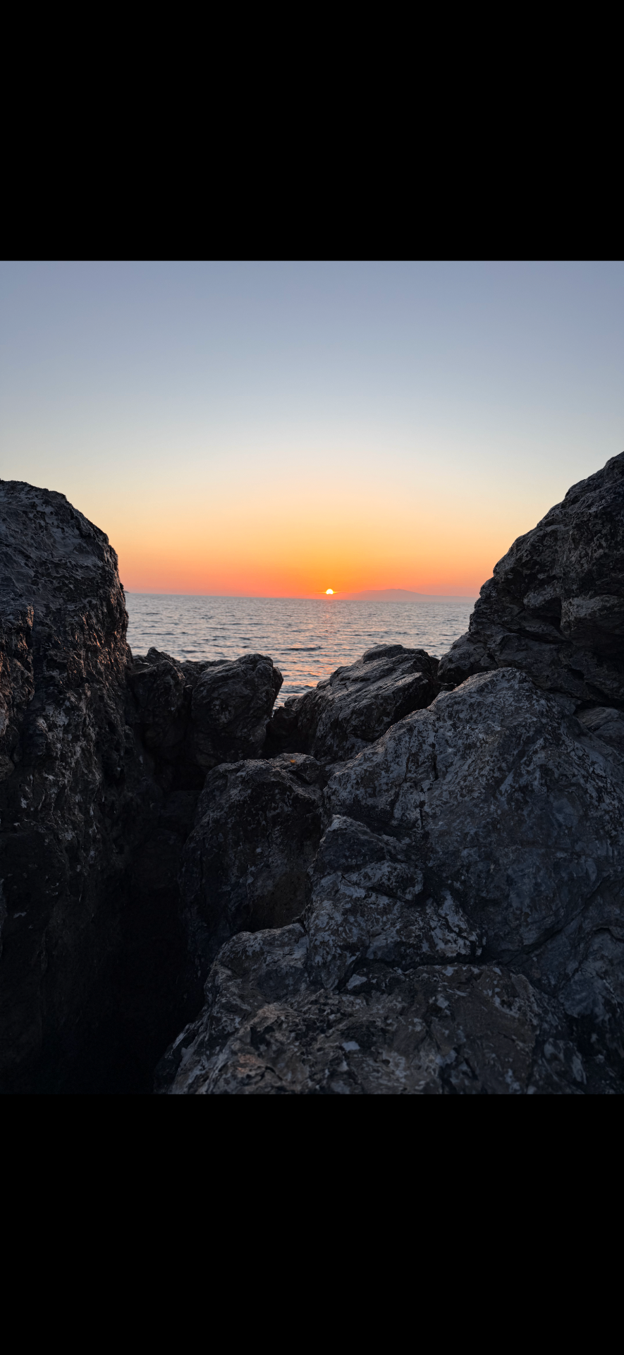 Schinoussa coastline