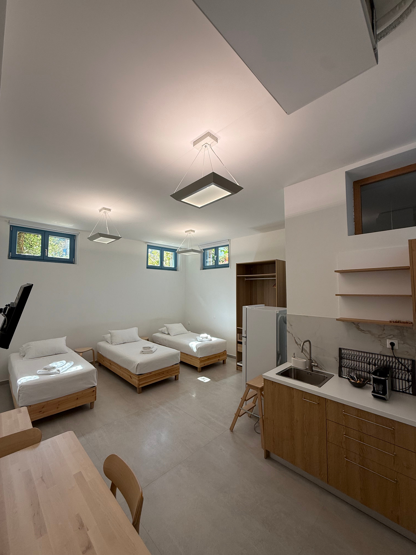Triple Semi-Basement Room